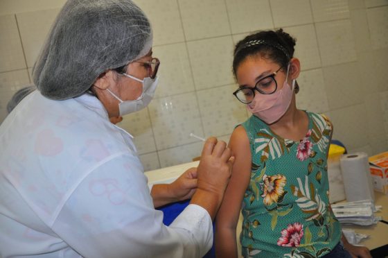 Covid-19: Prefeitura inicia vacinação de crianças nas escolas municipais de Piranhas