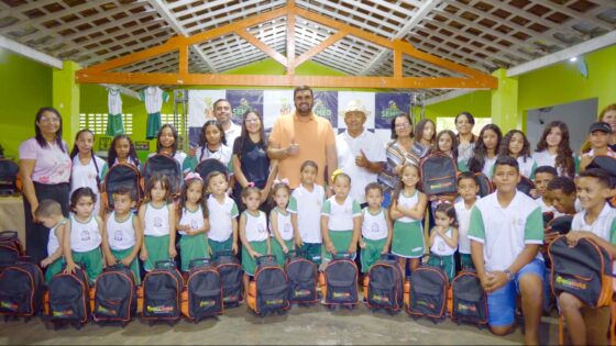 Prefeitura conclui entrega de novos fardamentos e kits escolares em Piranhas